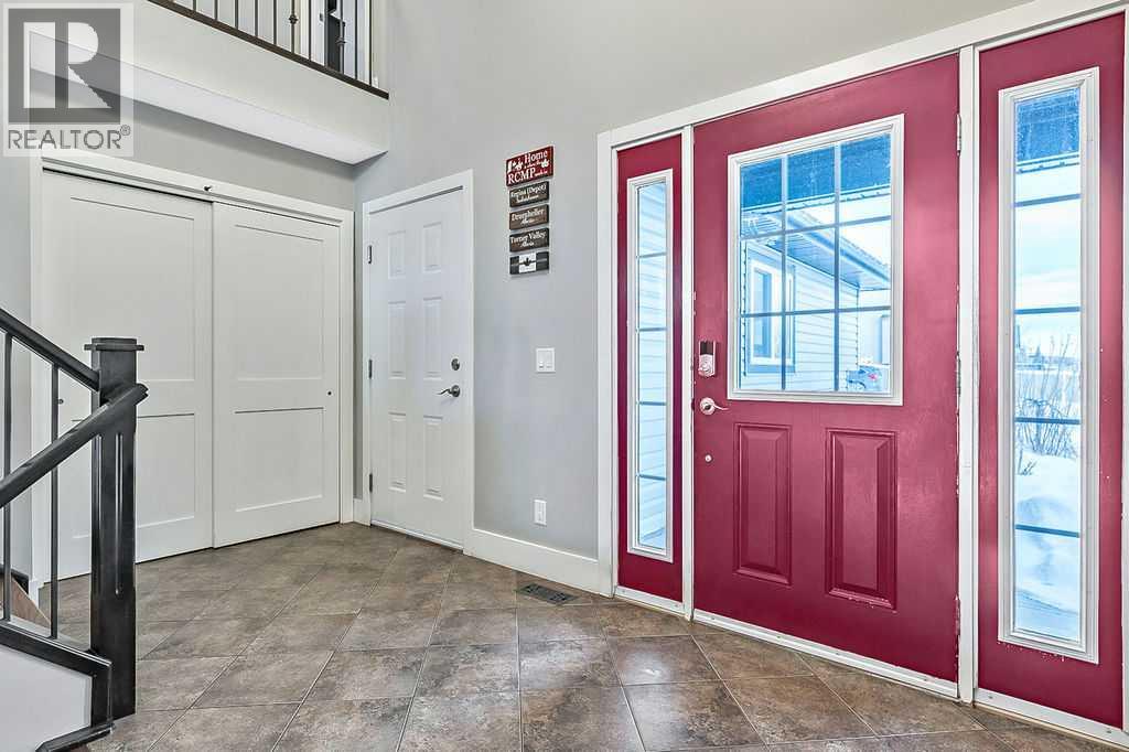 605 Sunrise Close, Diamond Valley, Alberta  T0L 2A0 - Photo 3 - A2276075