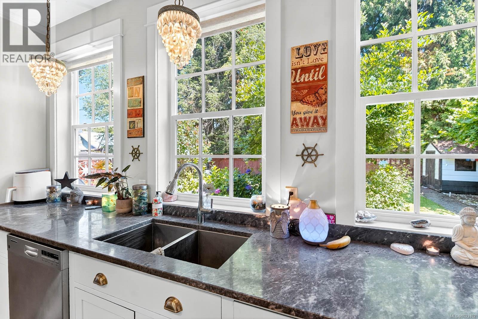 4455 Elizabeth St, Port Alberni, British Columbia  V9Y 6L4 - Photo 12 - 1023102