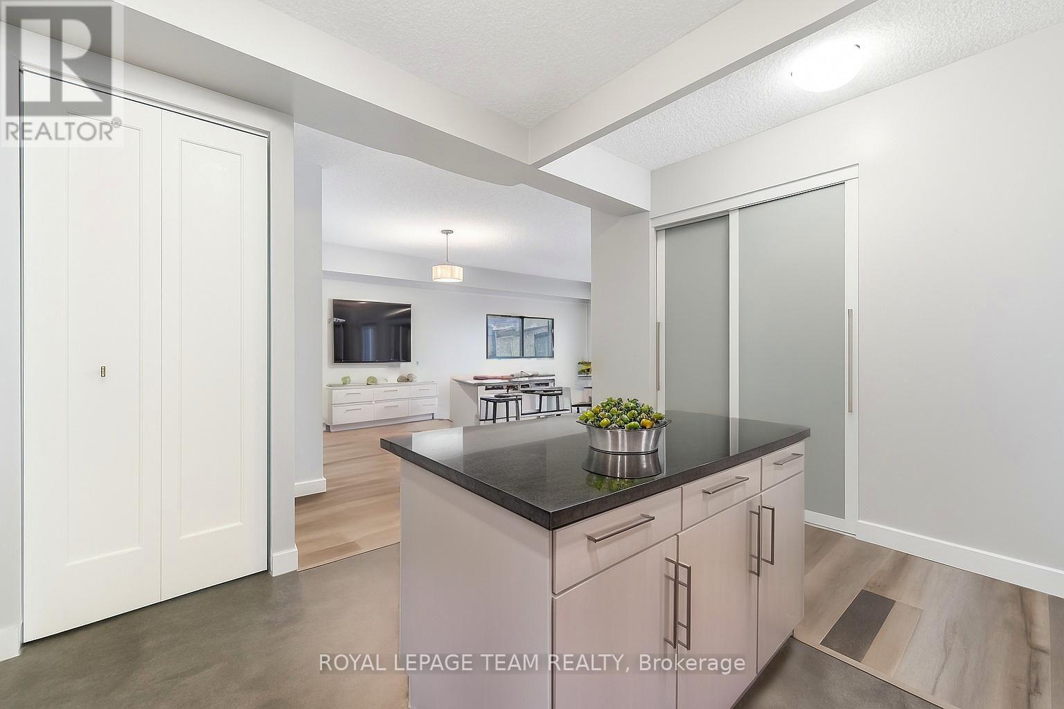 901 - 200 Bay Street, Ottawa, Ontario  K1R 7W8 - Photo 8 - X12831844