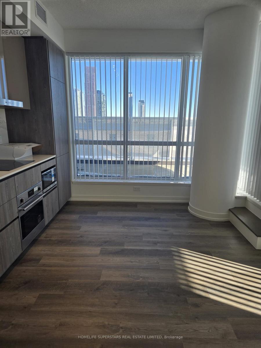 512 - 8 Interchange Way, Vaughan, Ontario  L4K 5Z7 - Photo 3 - N12739614