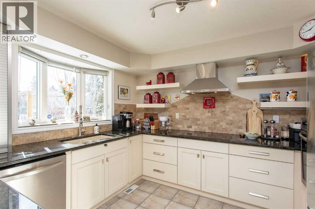 18 Mclevin Crescent, Red Deer, Alberta  T4R 1S9 - Photo 4 - A2288141