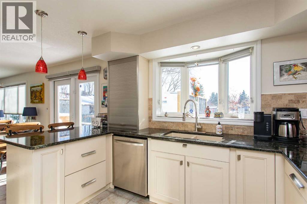 18 Mclevin Crescent, Red Deer, Alberta  T4R 1S9 - Photo 6 - A2288141