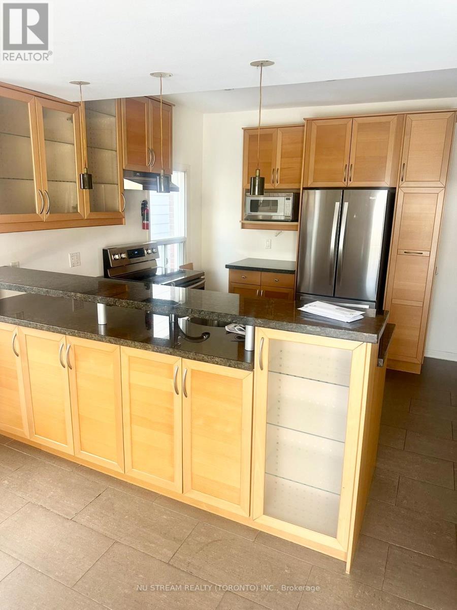 135 Kenwood Avenue, Toronto, Ontario  M6C 2S4 - Photo 4 - C12831834