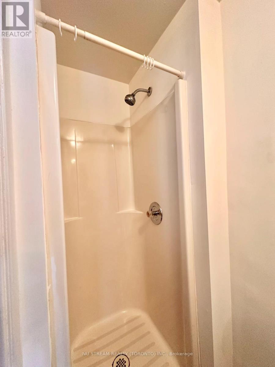 135 Kenwood Avenue, Toronto, Ontario  M6C 2S4 - Photo 6 - C12831834