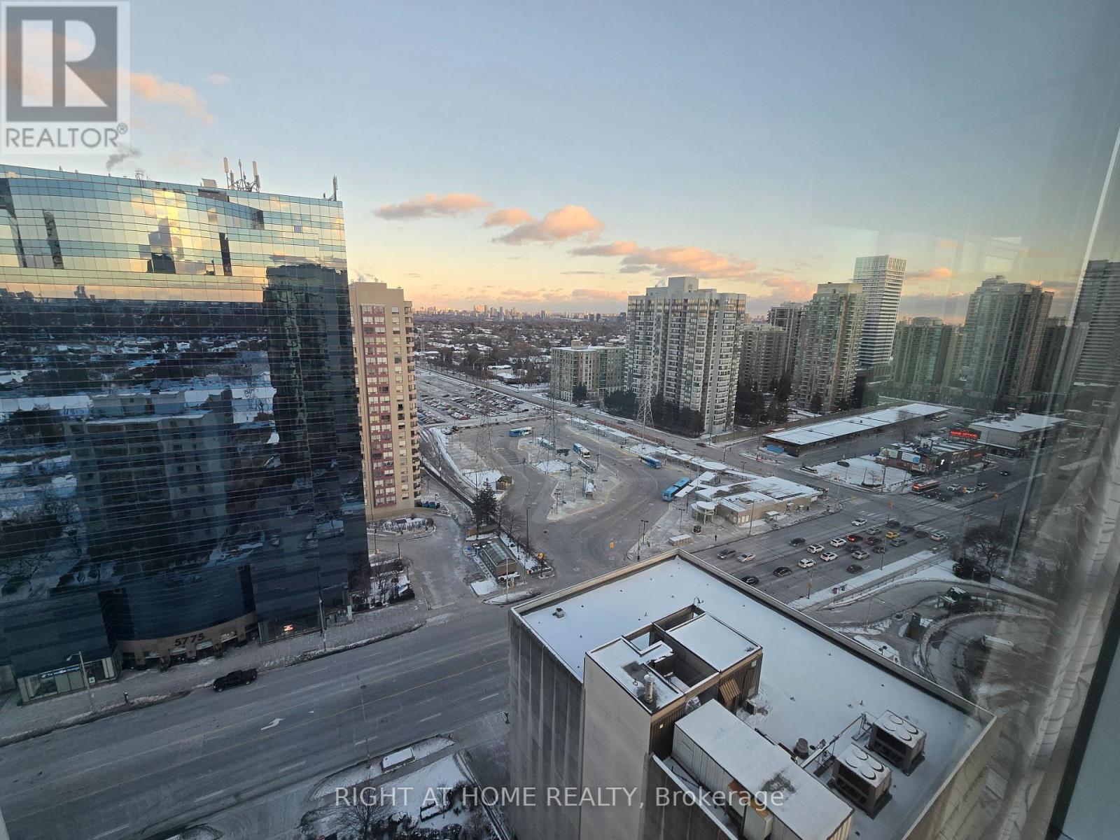 2108 - 5740 Yonge Street, Toronto, Ontario  M2M 0B1 - Photo 4 - C12831846