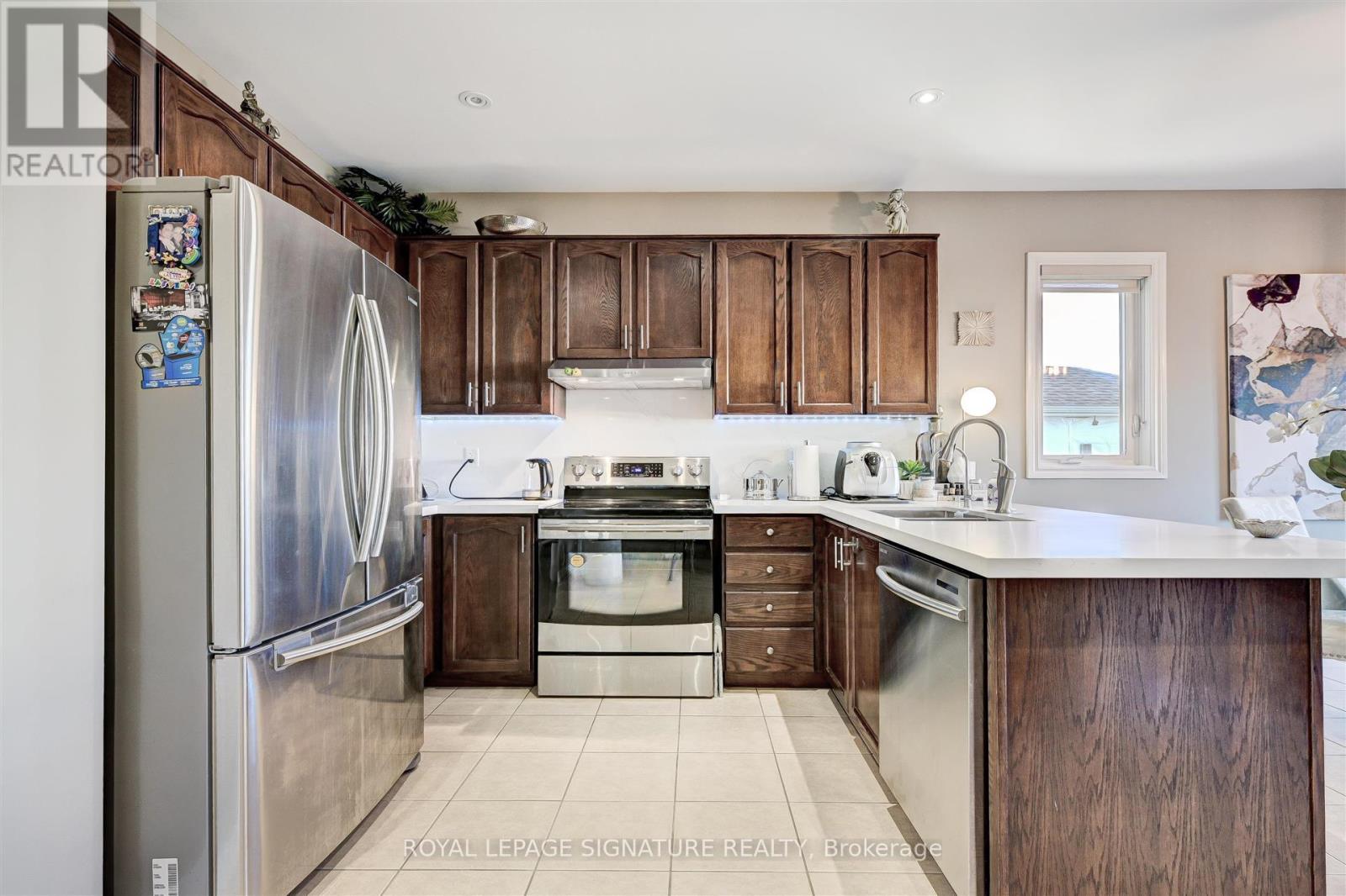 38 Orville Hand Court, Bradford West Gwillimbury, Ontario  L9S 1A9 - Photo 11 - N12831830