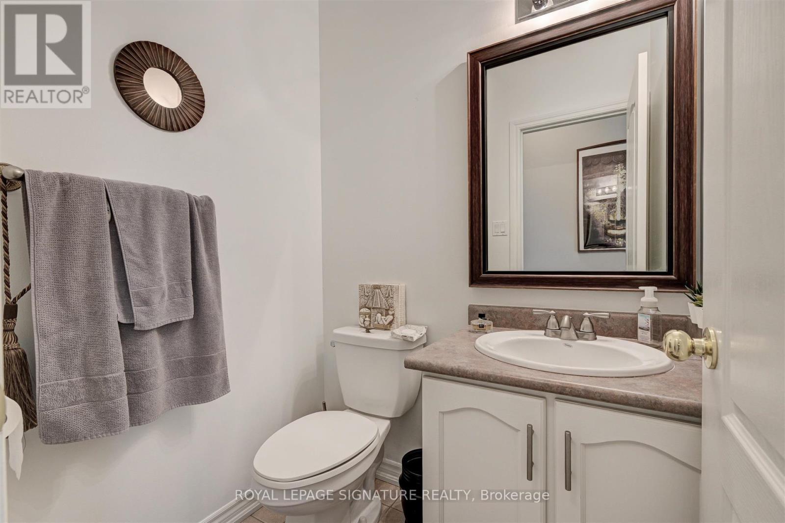 38 Orville Hand Court, Bradford West Gwillimbury, Ontario  L9S 1A9 - Photo 17 - N12831830