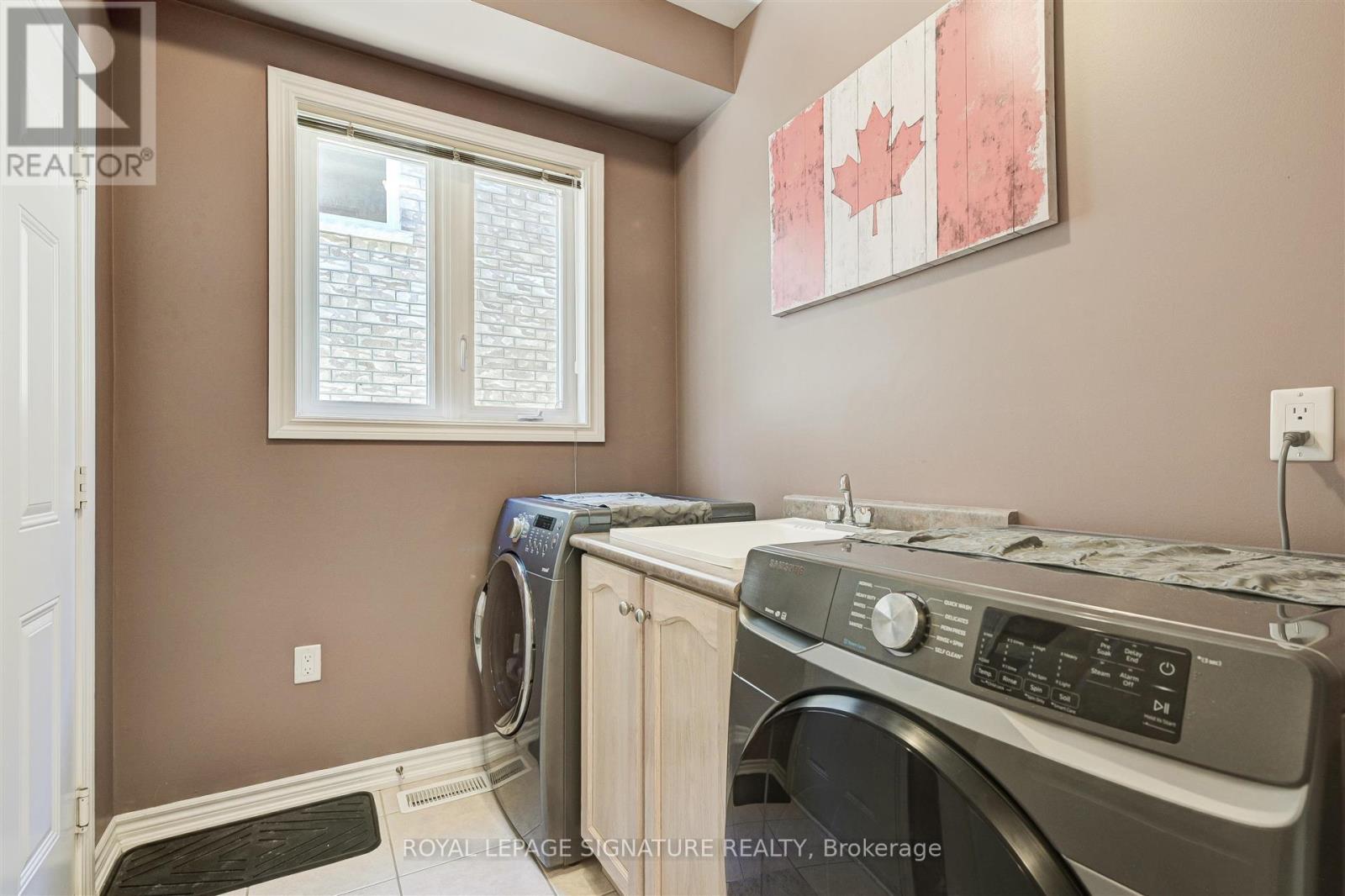 38 Orville Hand Court, Bradford West Gwillimbury, Ontario  L9S 1A9 - Photo 18 - N12831830