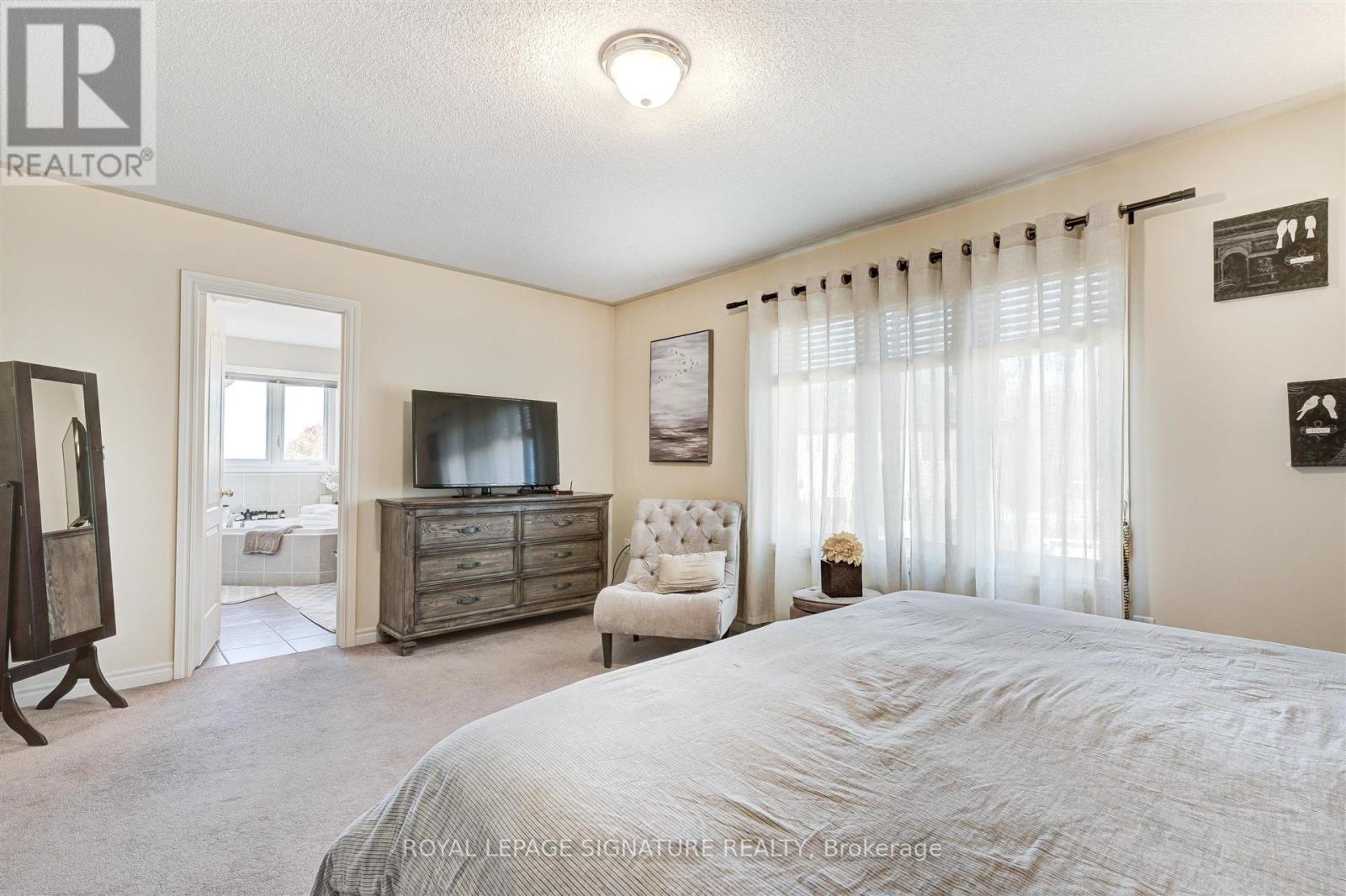 38 Orville Hand Court, Bradford West Gwillimbury, Ontario  L9S 1A9 - Photo 23 - N12831830