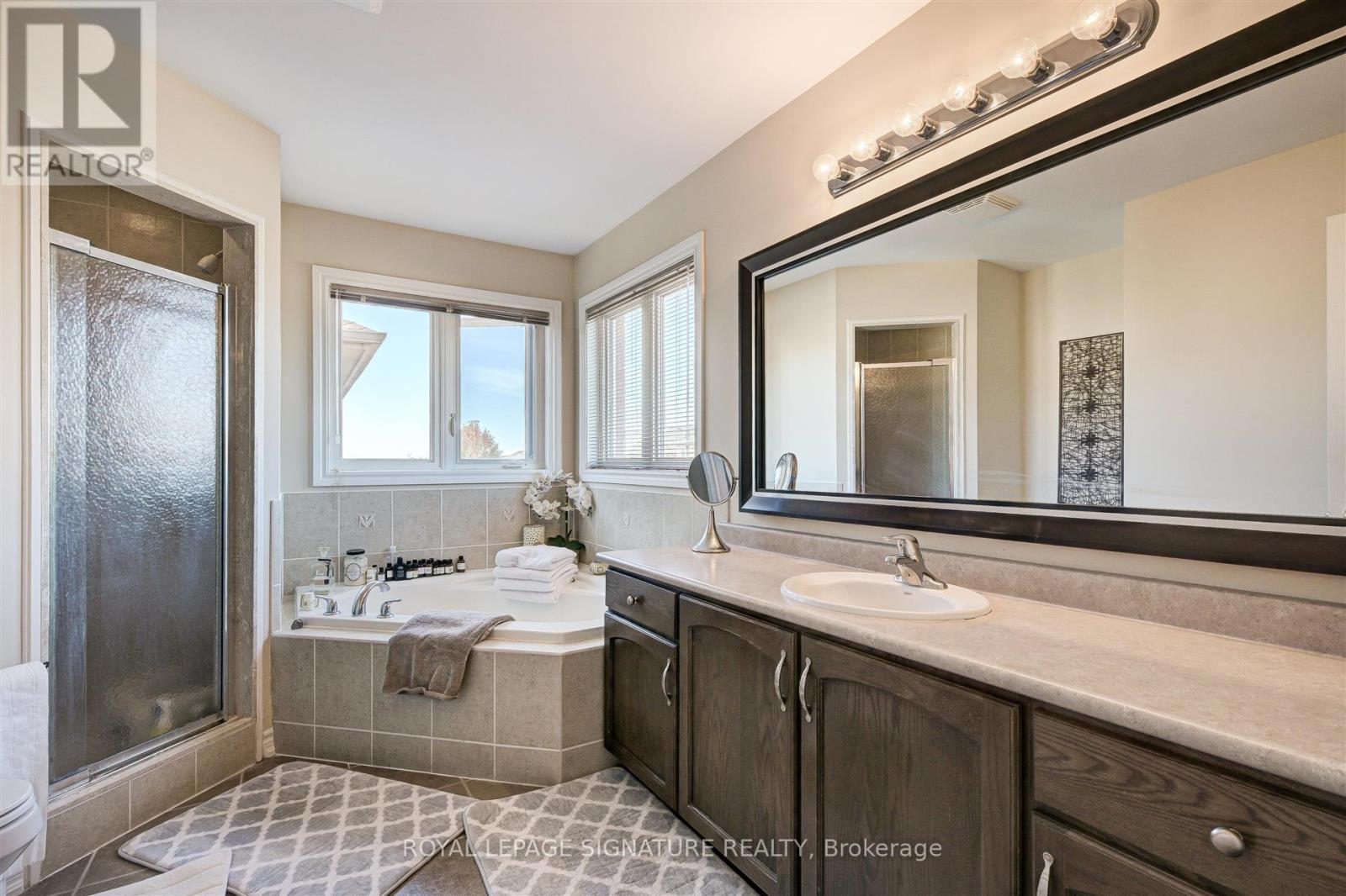 38 Orville Hand Court, Bradford West Gwillimbury, Ontario  L9S 1A9 - Photo 24 - N12831830