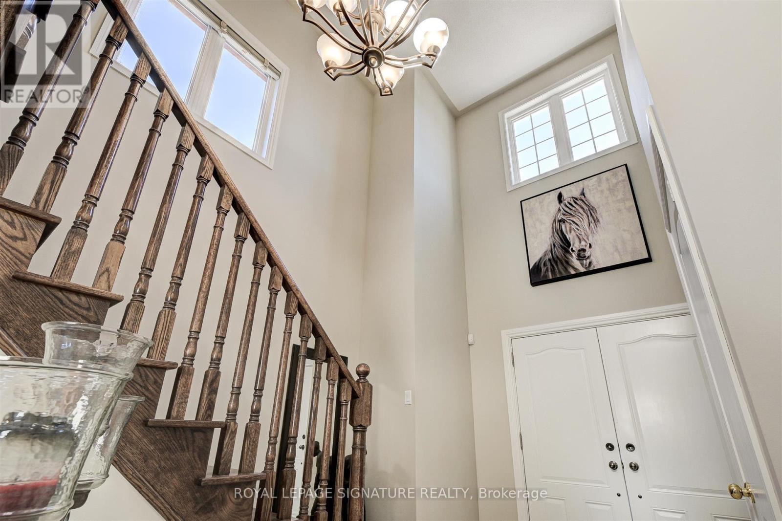 38 Orville Hand Court, Bradford West Gwillimbury, Ontario  L9S 1A9 - Photo 4 - N12831830