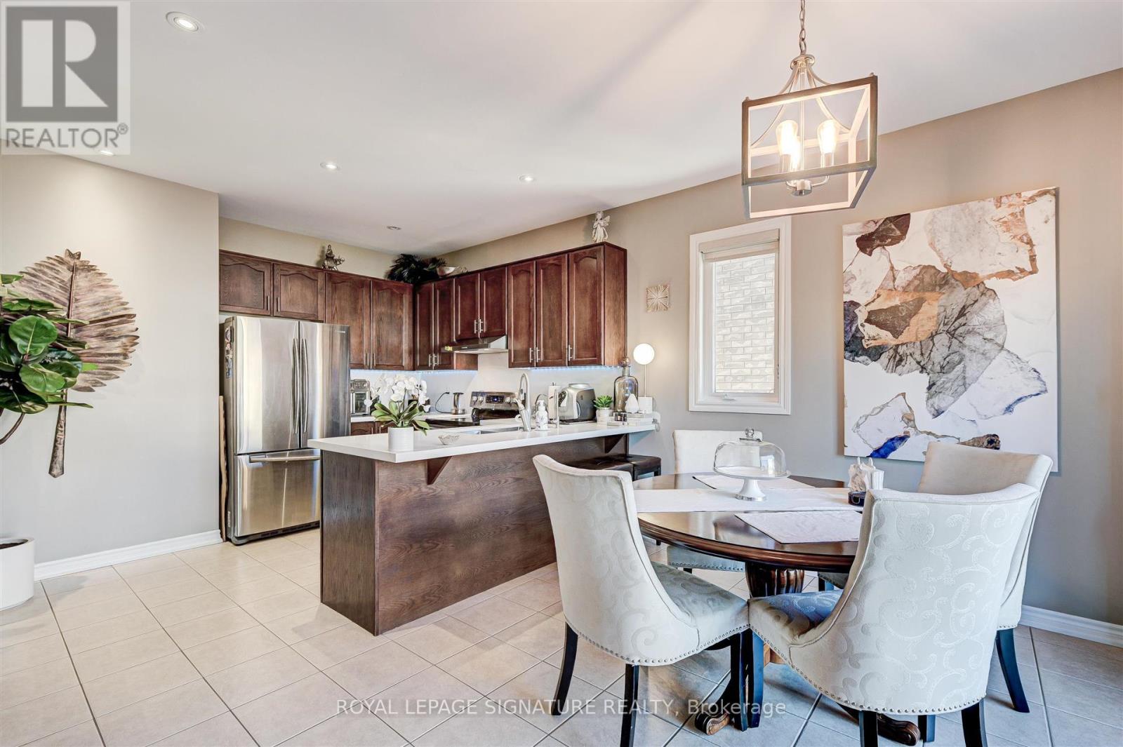 38 Orville Hand Court, Bradford West Gwillimbury, Ontario  L9S 1A9 - Photo 8 - N12831830