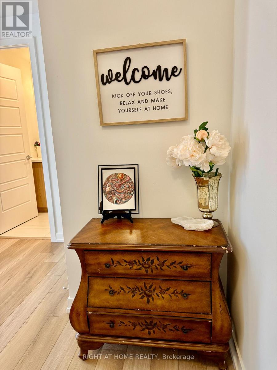 501 - 333 Sunseeker Avenue, Innisfil, Ontario  L9S 0J7 - Photo 2 - N12831848