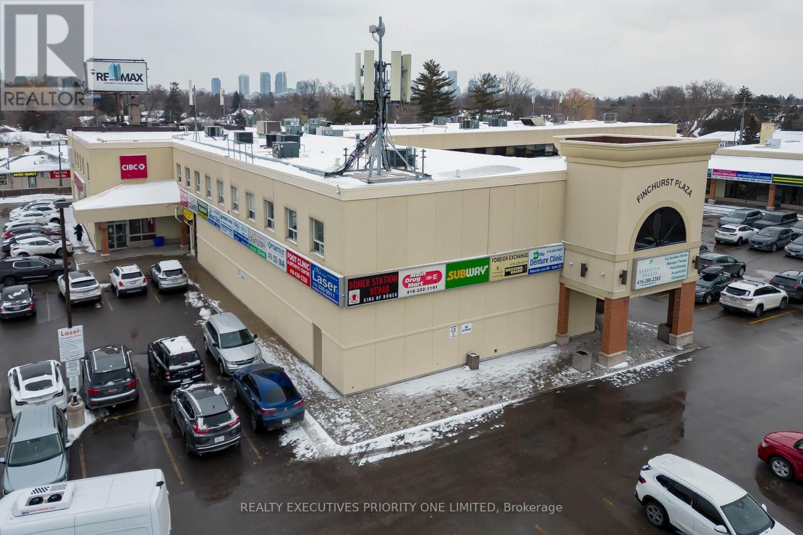 4923 BATHURST STREET, Toronto, Ontario