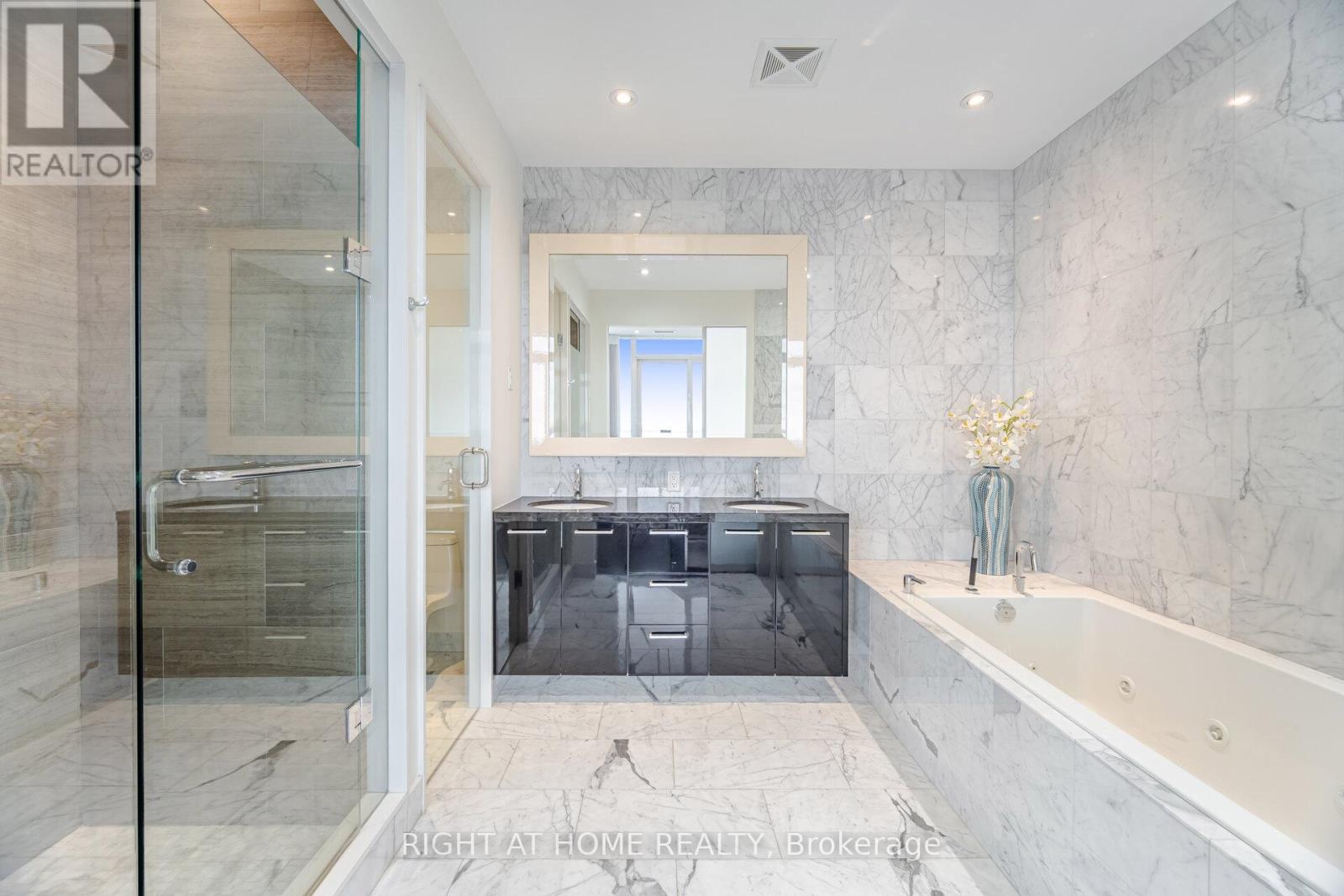 3005 - 88 Park Lawn Road, Toronto, Ontario  M8Y 0B5 - Photo 20 - W12831826