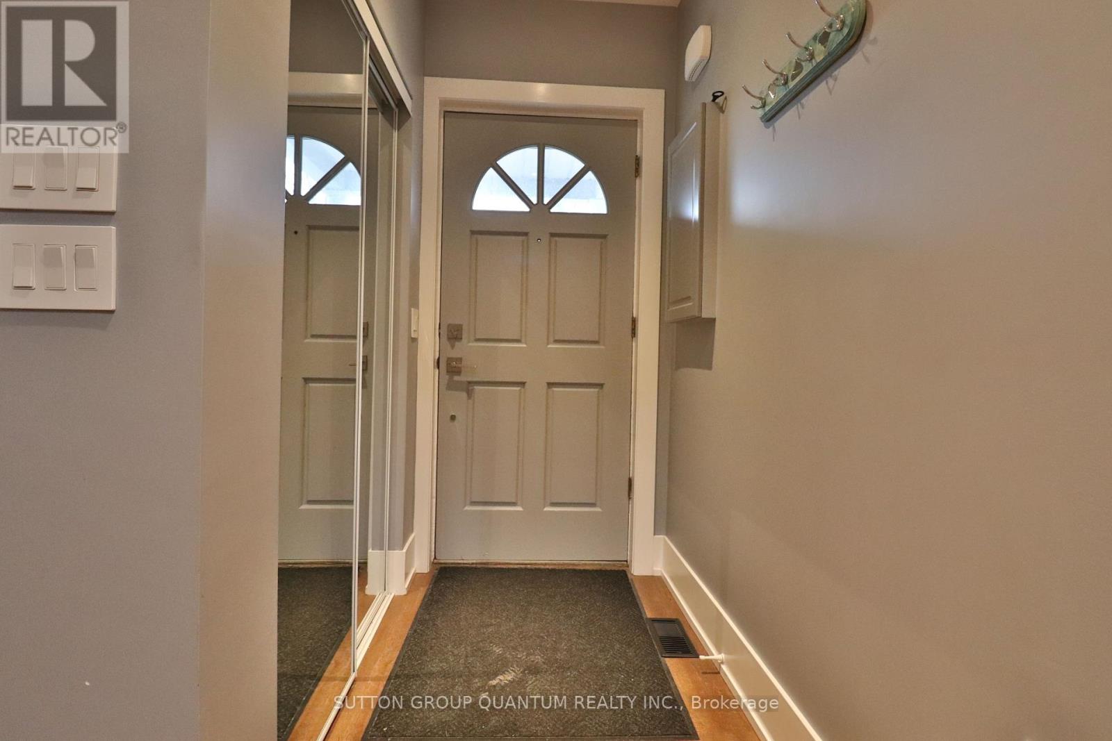 Main - 803 Lansdowne Avenue, Toronto, Ontario  M6H 3Z1 - Photo 5 - W12831850