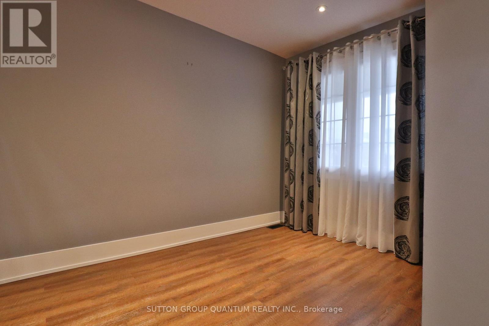 Main - 803 Lansdowne Avenue, Toronto, Ontario  M6H 3Z1 - Photo 6 - W12831850