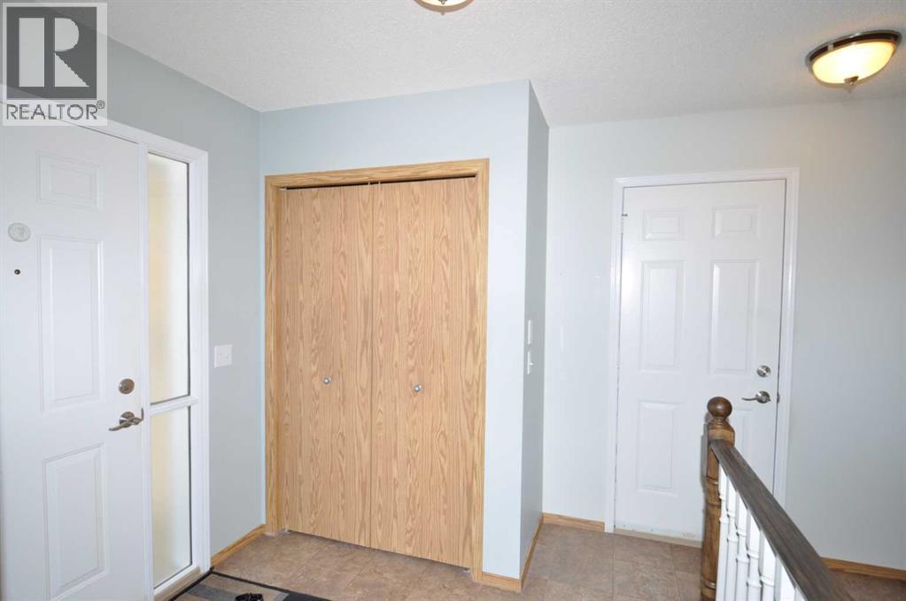 16 Edenwold Green Nw, Calgary, Alberta  T3A 5B8 - Photo 2 - A2273205