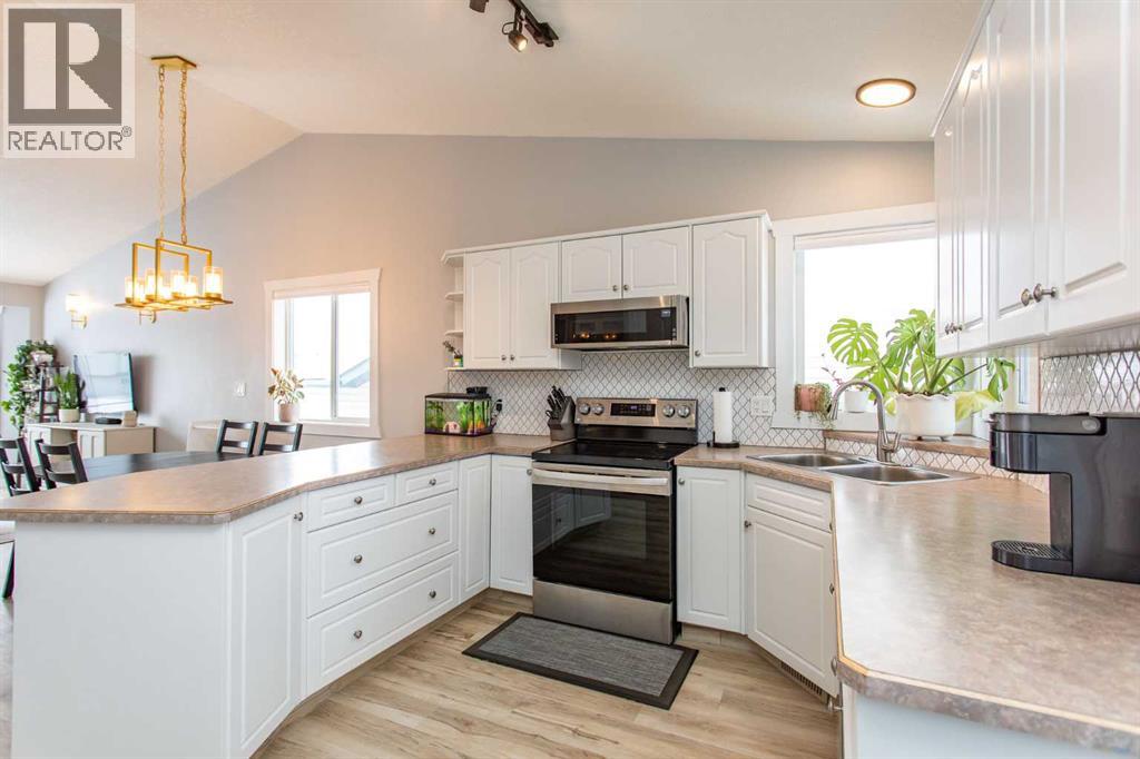 14 Silver Drive, Blackfalds, Alberta  T0M 0J0 - Photo 10 - A2288195