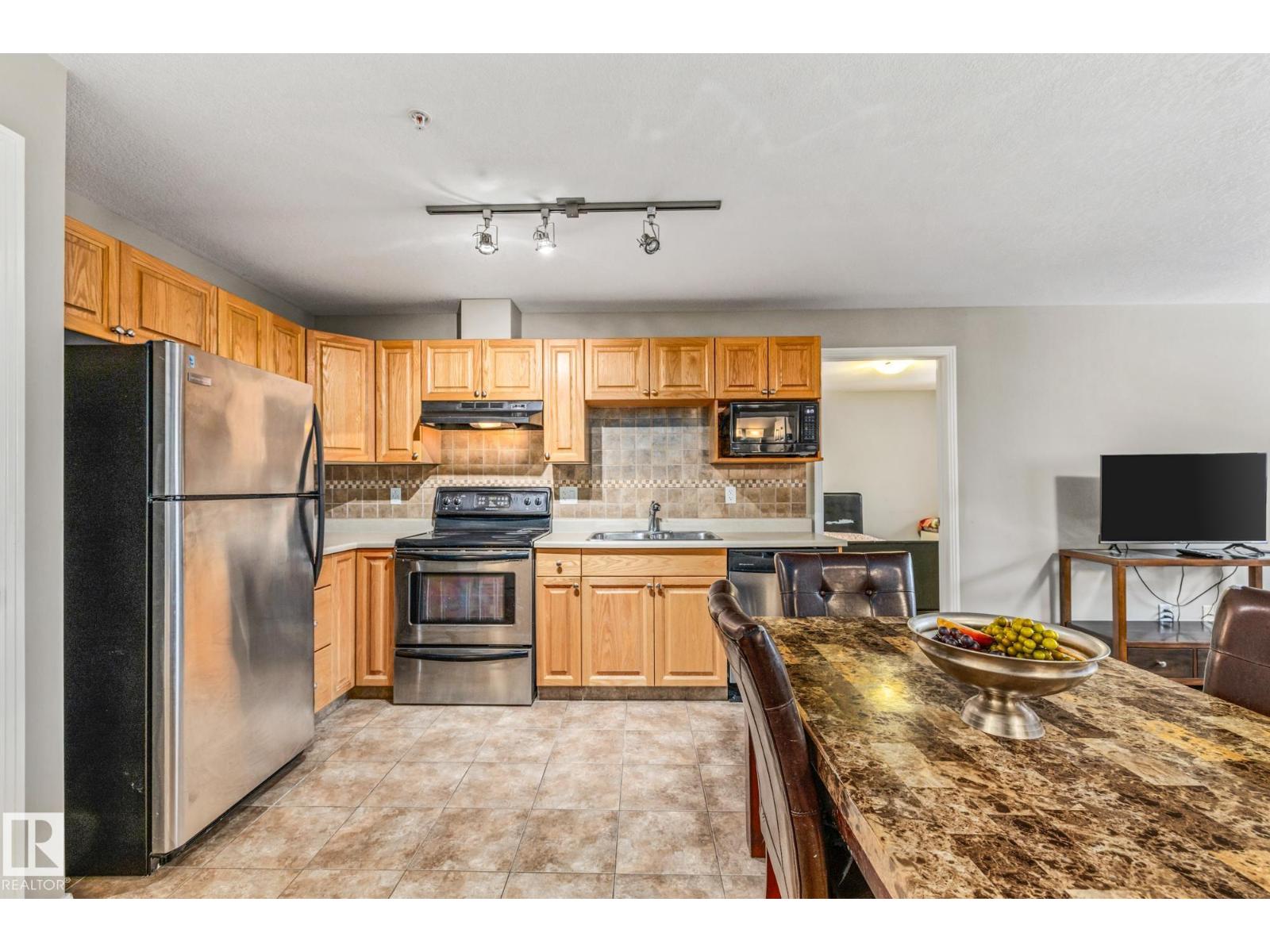 #221 5005 165 Av Nw, Edmonton, Alberta  T5Y 0L8 - Photo 4 - E4475398