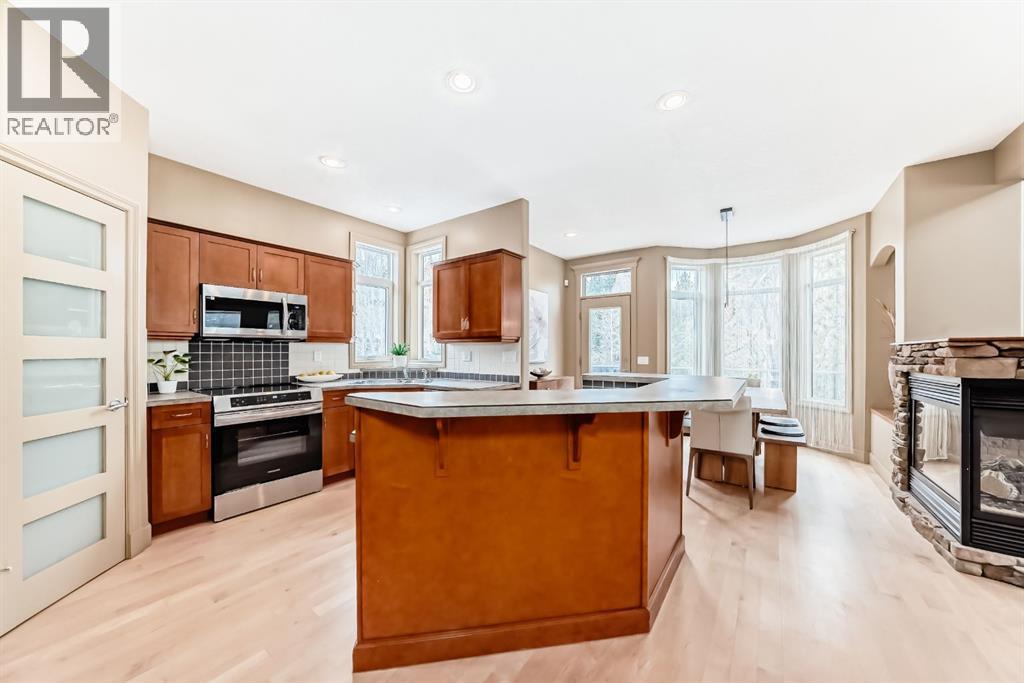 38 Discovery Ridge Green Sw, Calgary, Alberta  T3H 4Y4 - Photo 12 - A2285784