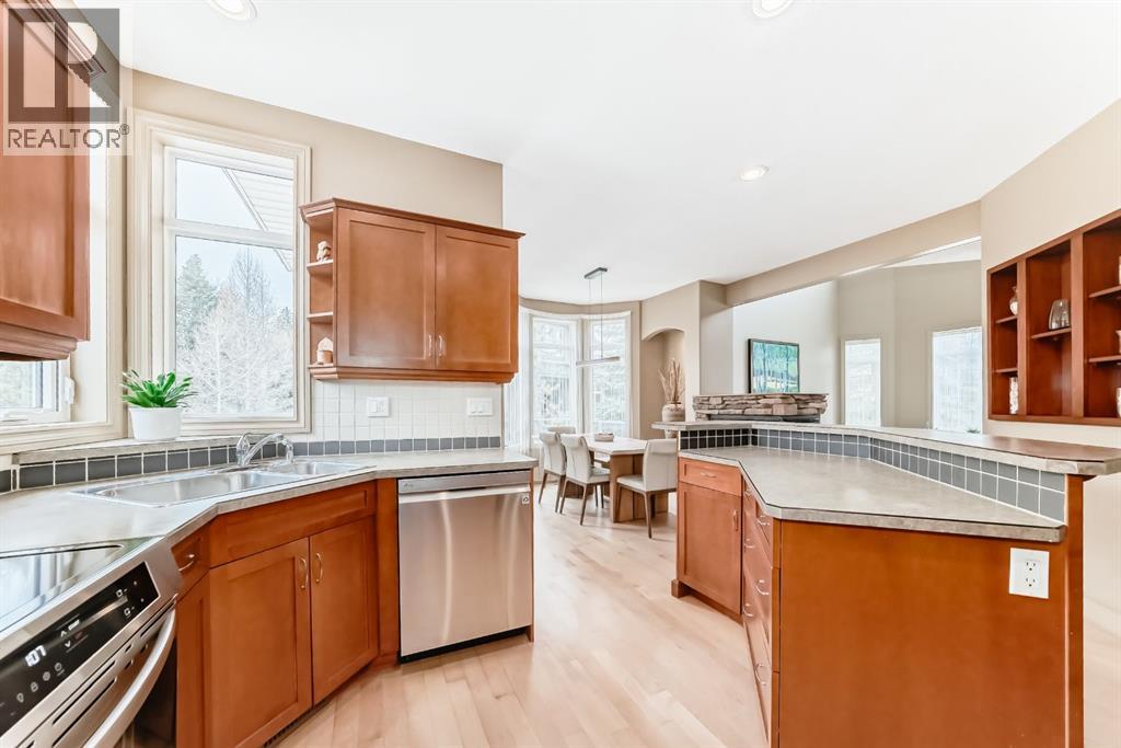 38 Discovery Ridge Green Sw, Calgary, Alberta  T3H 4Y4 - Photo 13 - A2285784