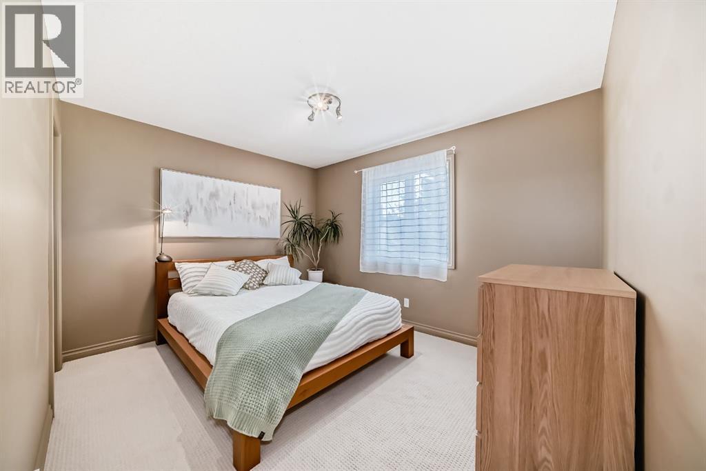 38 Discovery Ridge Green Sw, Calgary, Alberta  T3H 4Y4 - Photo 25 - A2285784