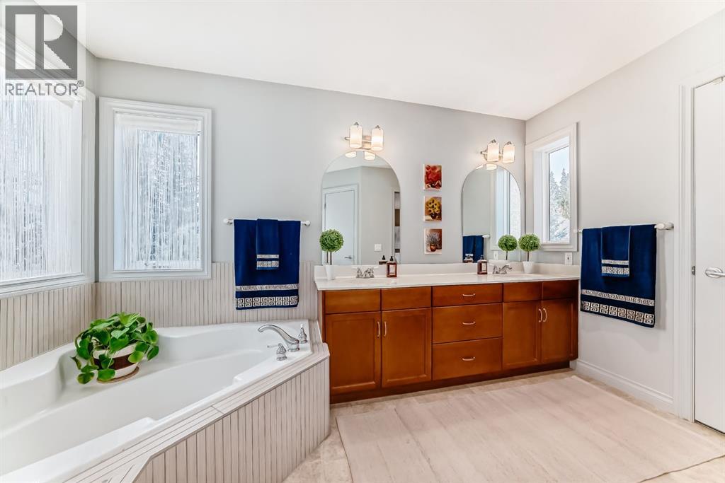 38 Discovery Ridge Green Sw, Calgary, Alberta  T3H 4Y4 - Photo 24 - A2285784