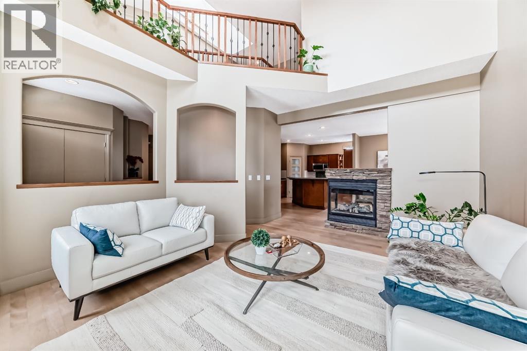 38 Discovery Ridge Green Sw, Calgary, Alberta  T3H 4Y4 - Photo 5 - A2285784