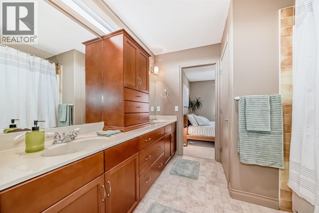 38 Discovery Ridge Green Sw, Calgary, Alberta  T3H 4Y4 - Photo 26 - A2285784