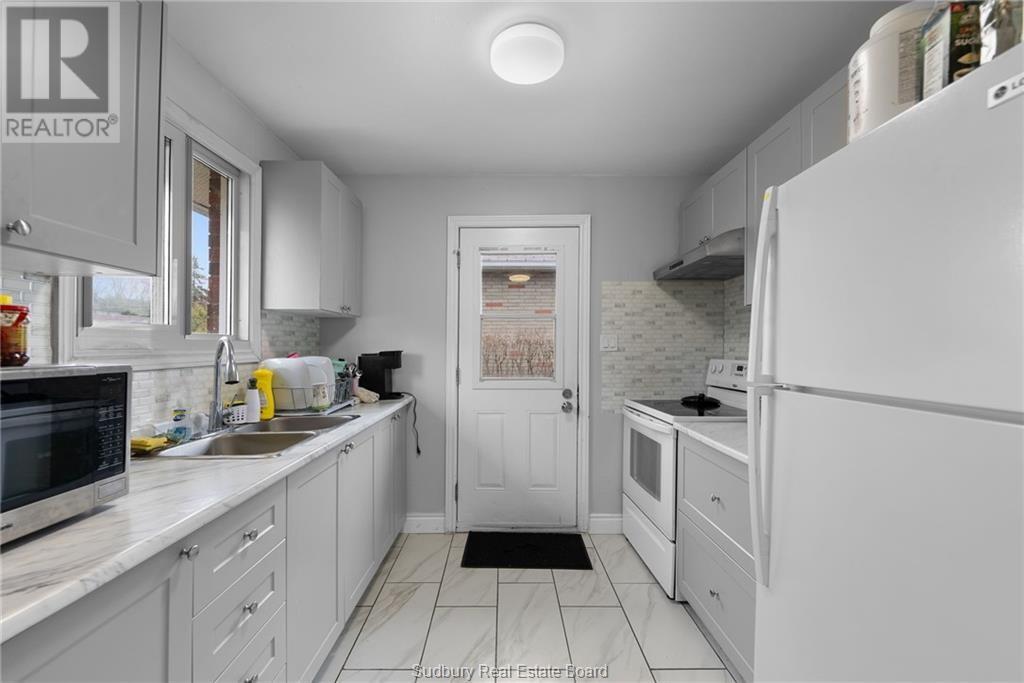 1366 Woodbine Avenue, Sudbury, Ontario  P3A 2M4 - Photo 4 - 2125440