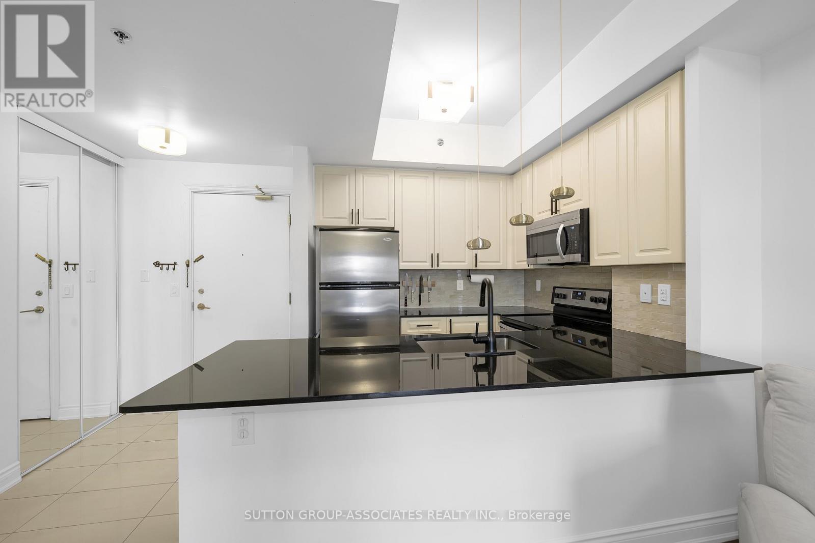 802 - 760 Sheppard Avenue W, Toronto, Ontario  M3H 2S8 - Photo 4 - C12722870