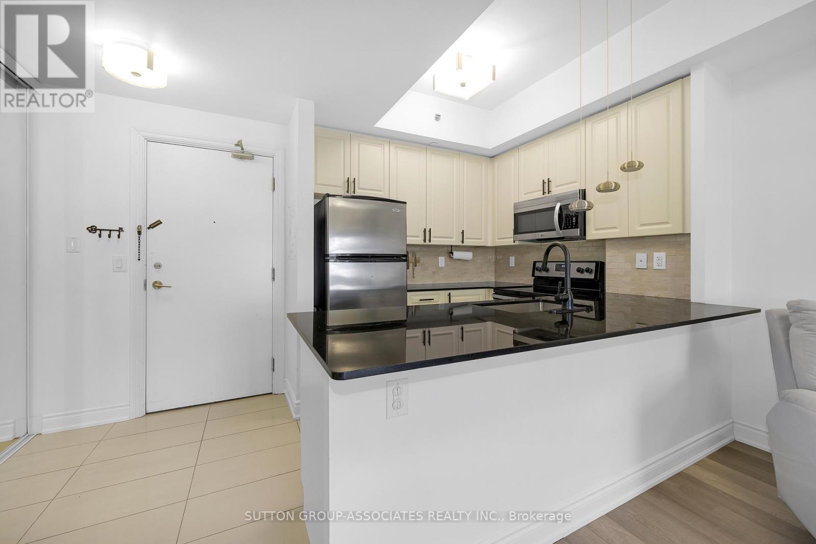 802 - 760 Sheppard Avenue W, Toronto, Ontario  M3H 2S8 - Photo 3 - C12722870