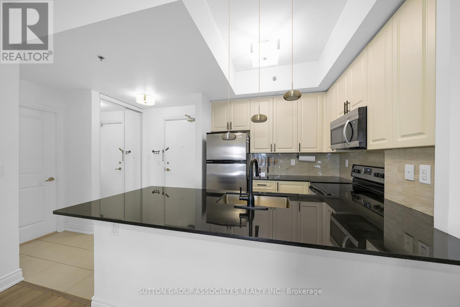 802 - 760 Sheppard Avenue W, Toronto, Ontario  M3H 2S8 - Photo 5 - C12722870