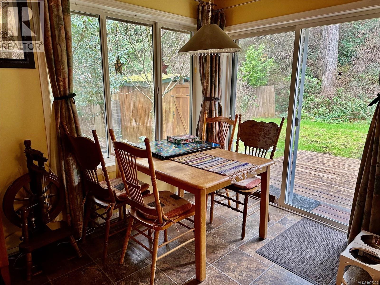 3275 South Rd, Gabriola Island, British Columbia  V0R 1X7 - Photo 12 - 1027309