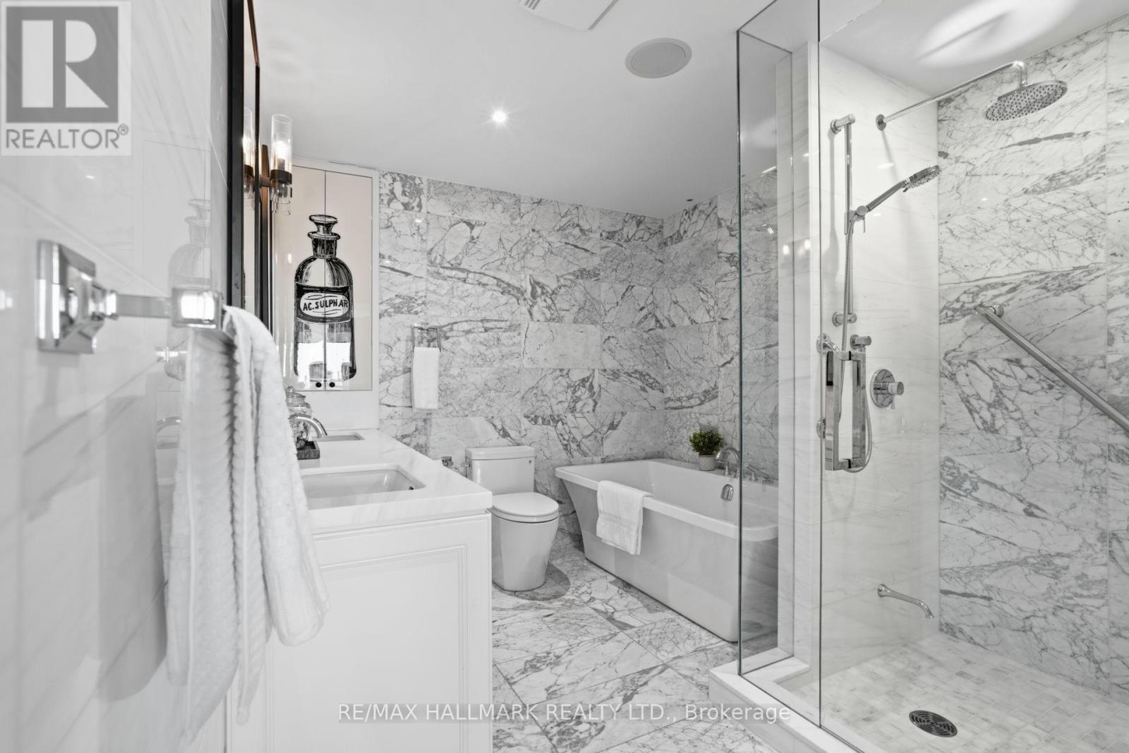 1005 - 211 Queens Quay W, Toronto, Ontario  M5J 2M6 - Photo 31 - C12831878