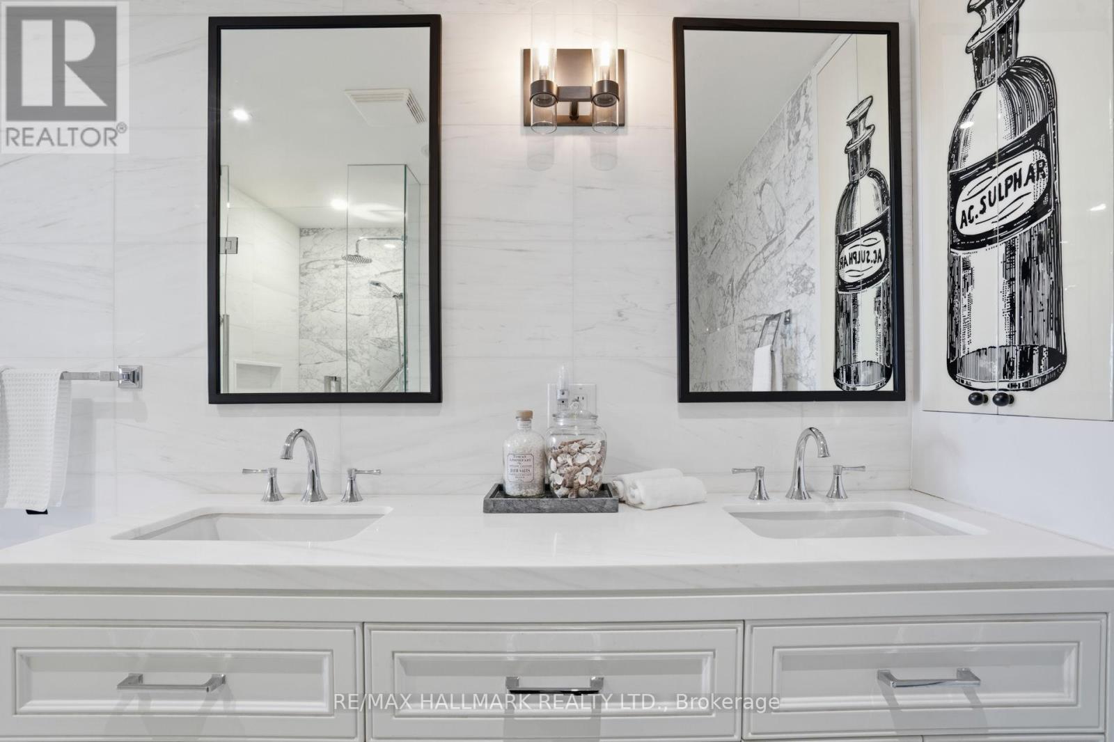 1005 - 211 Queens Quay W, Toronto, Ontario  M5J 2M6 - Photo 32 - C12831878