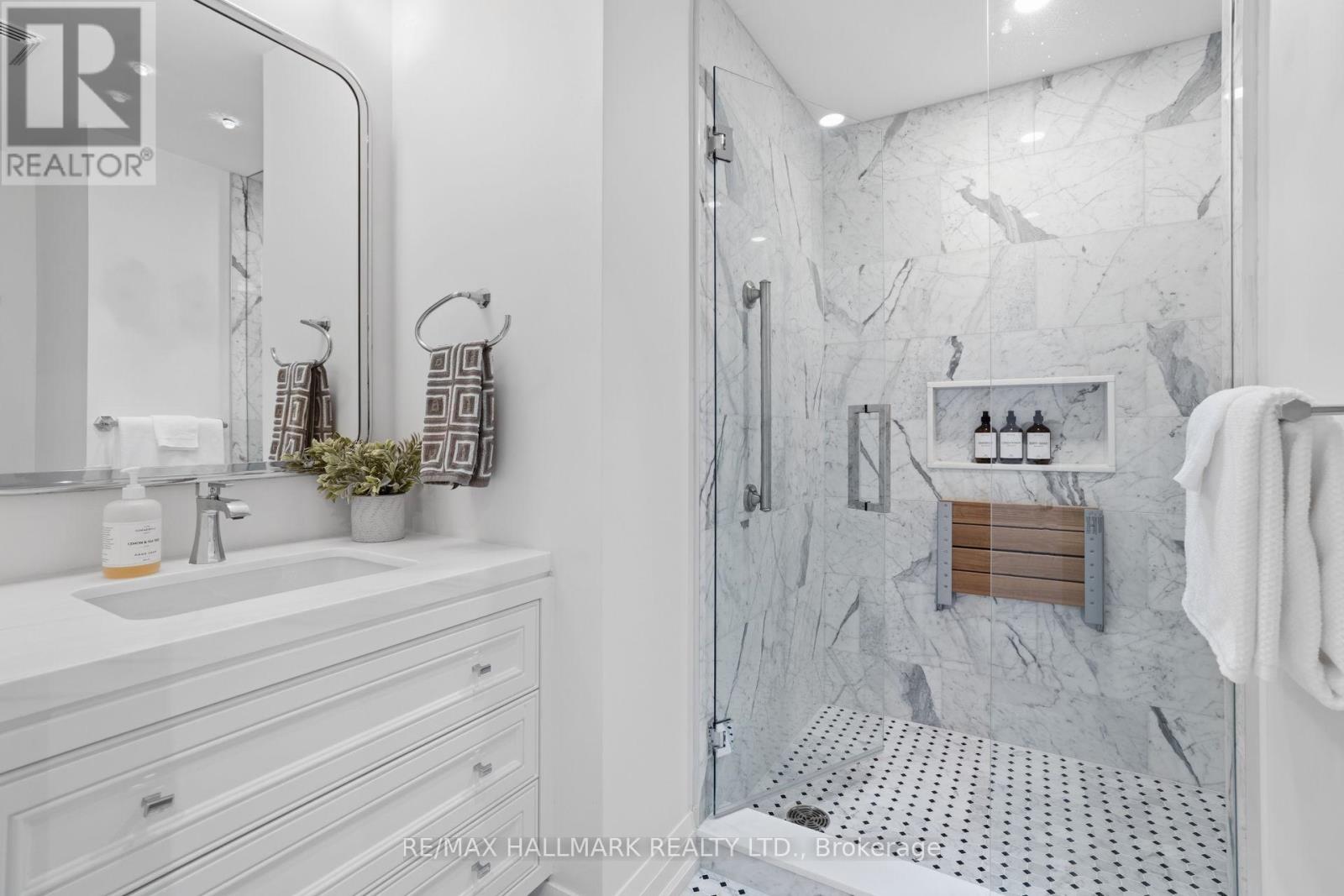 1005 - 211 Queens Quay W, Toronto, Ontario  M5J 2M6 - Photo 35 - C12831878