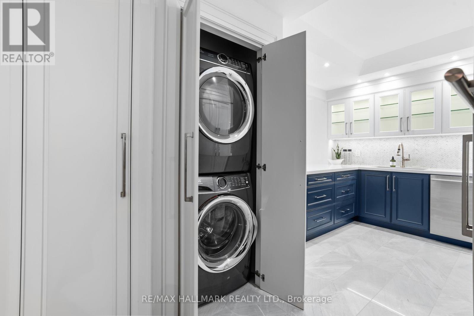 1005 - 211 Queens Quay W, Toronto, Ontario  M5J 2M6 - Photo 37 - C12831878