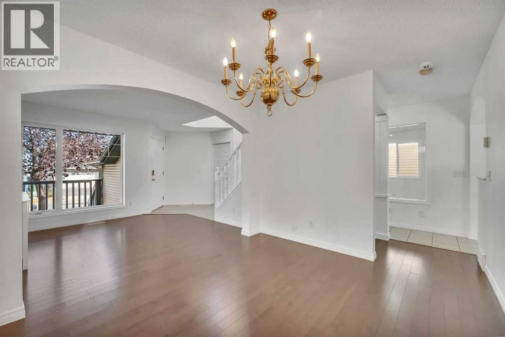 338 Panamount Drive Nw, Calgary, Alberta  T3K 5M1 - Photo 9 - A2265519