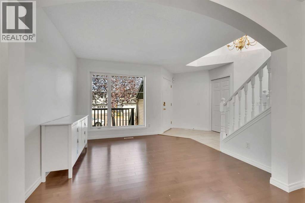 338 Panamount Drive Nw, Calgary, Alberta  T3K 5M1 - Photo 6 - A2265519