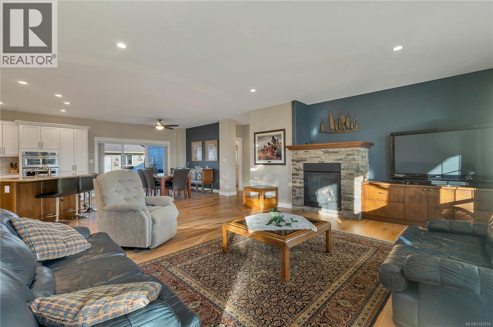 65 Nikola Rd, Campbell River, British Columbia  V9W 0C9 - Photo 3 - 1023914