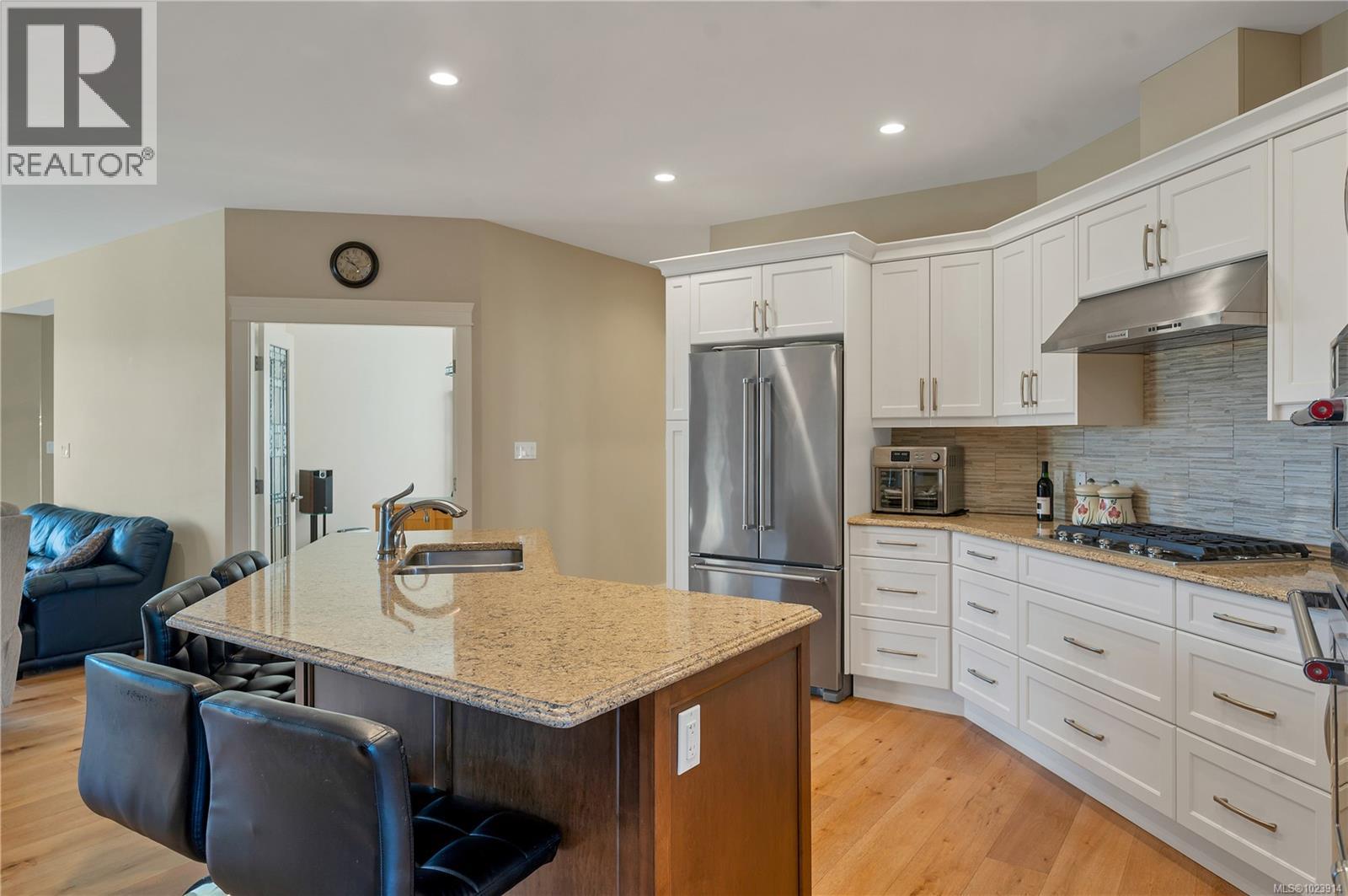 65 Nikola Rd, Campbell River, British Columbia  V9W 0C9 - Photo 8 - 1023914