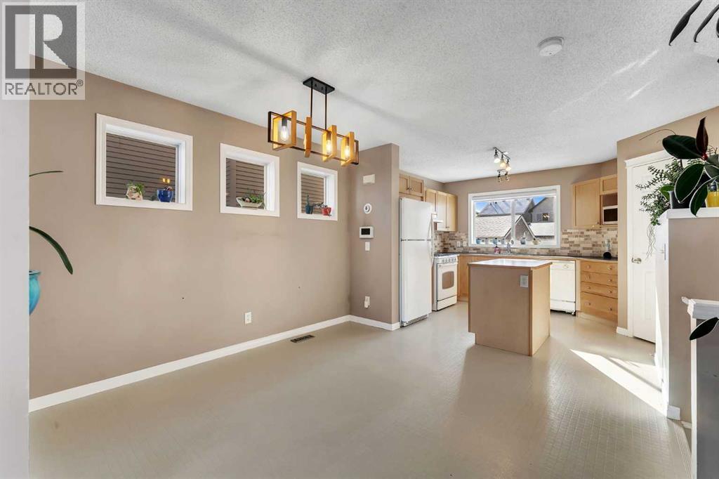 440 Prestwick Circle Se, Calgary, Alberta  T2Z 4H8 - Photo 9 - A2289207