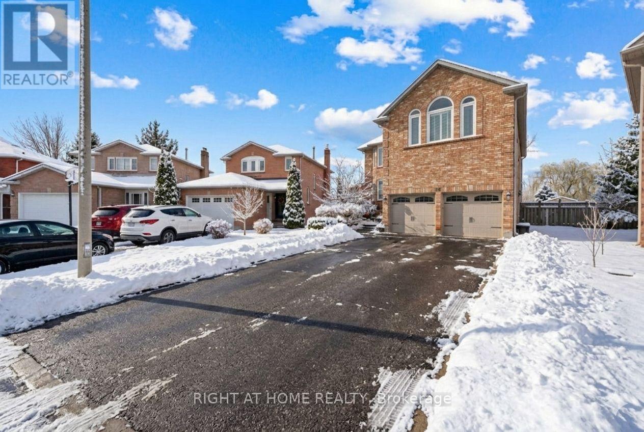 18 BAYEL CRESCENT, Richmond Hill, Ontario
