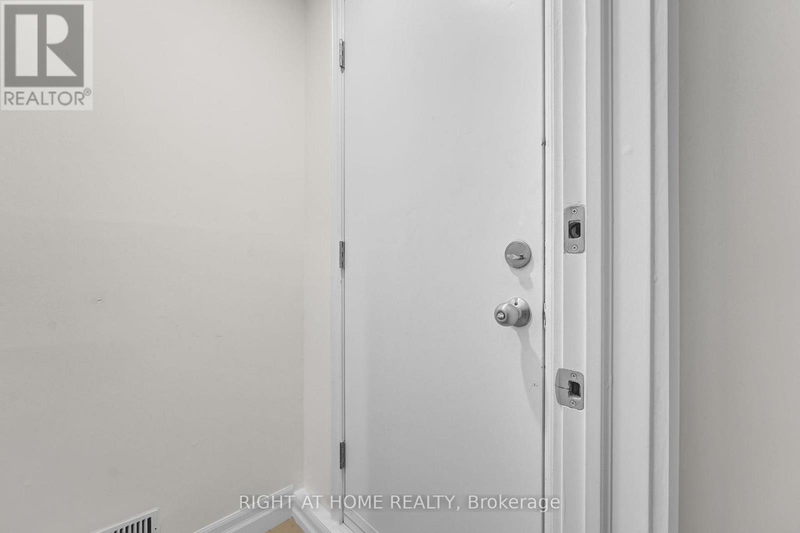 18 Bayel Crescent, Richmond Hill (Devonsleigh), Ontario  L4S 1C2 - Photo 2 - N12831886