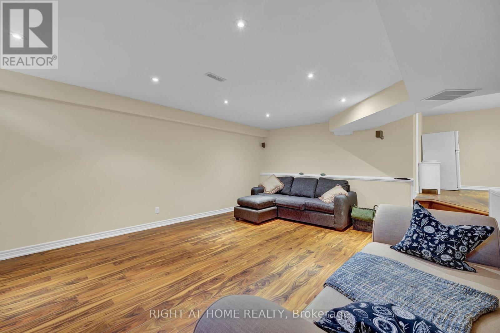 18 Bayel Crescent, Richmond Hill (Devonsleigh), Ontario  L4S 1C2 - Photo 7 - N12831886