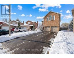 18 BAYEL CRESCENT, Richmond Hill, Ontario
