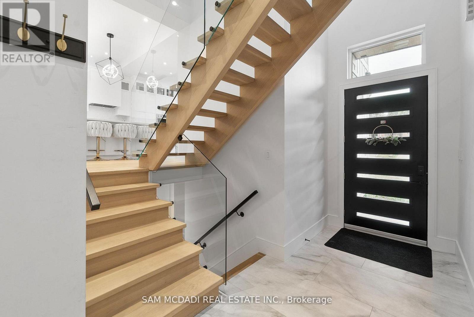 46 Cobblehill Road, Halton Hills, Ontario  L7J 1N9 - Photo 2 - W12831882