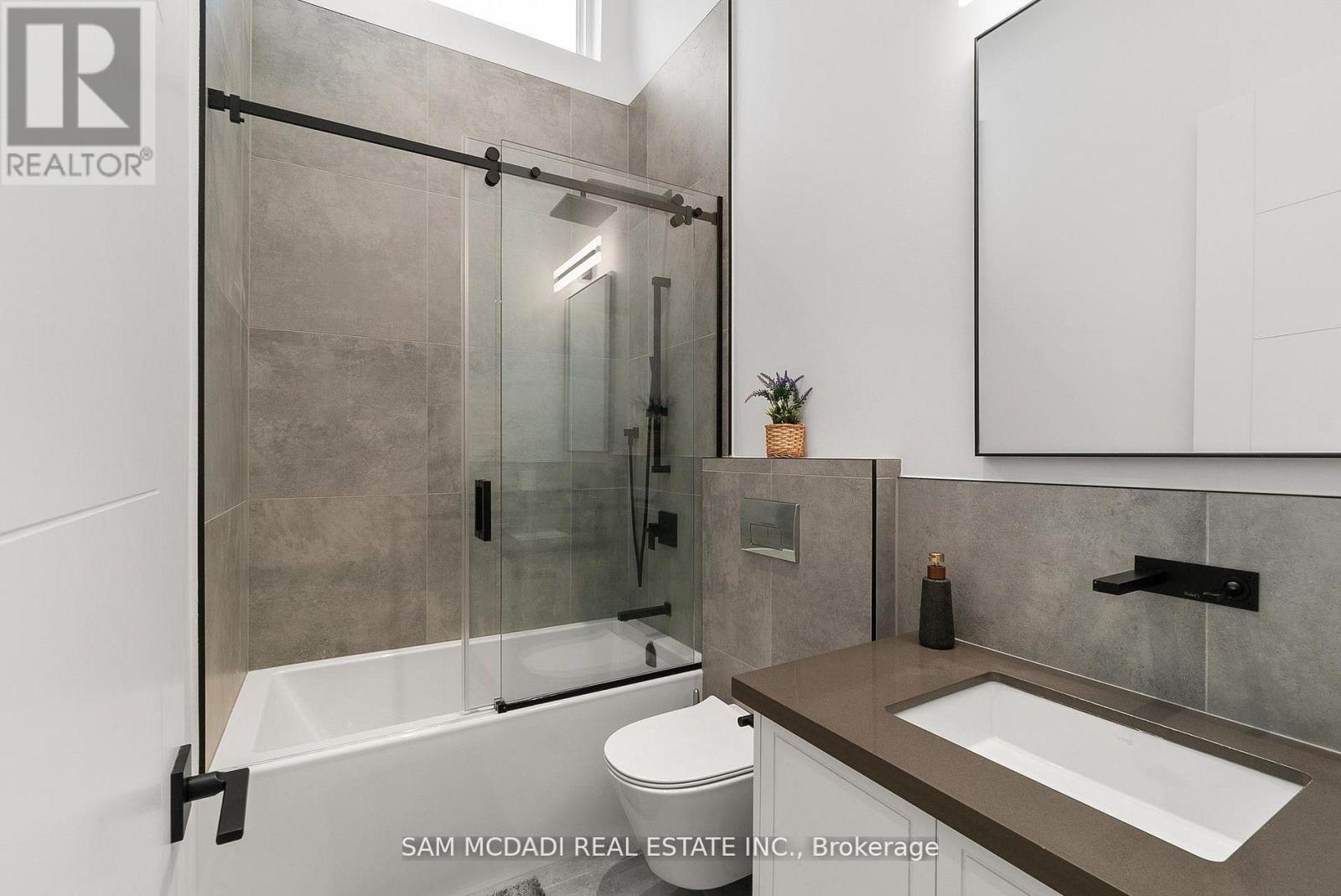 46 Cobblehill Road, Halton Hills, Ontario  L7J 1N9 - Photo 37 - W12831882